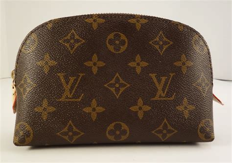 louis vuitton cosmetic case review|Louis Vuitton truth makeup pouch.